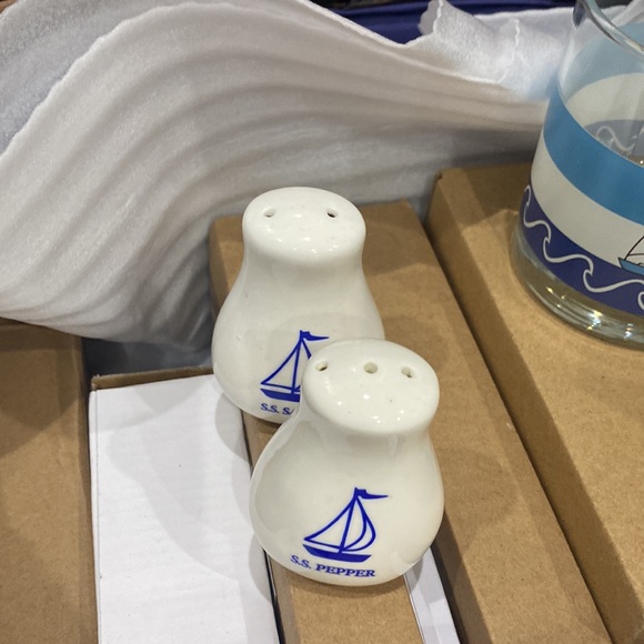 Pottery barn picnic basket - Picture 13 of 16